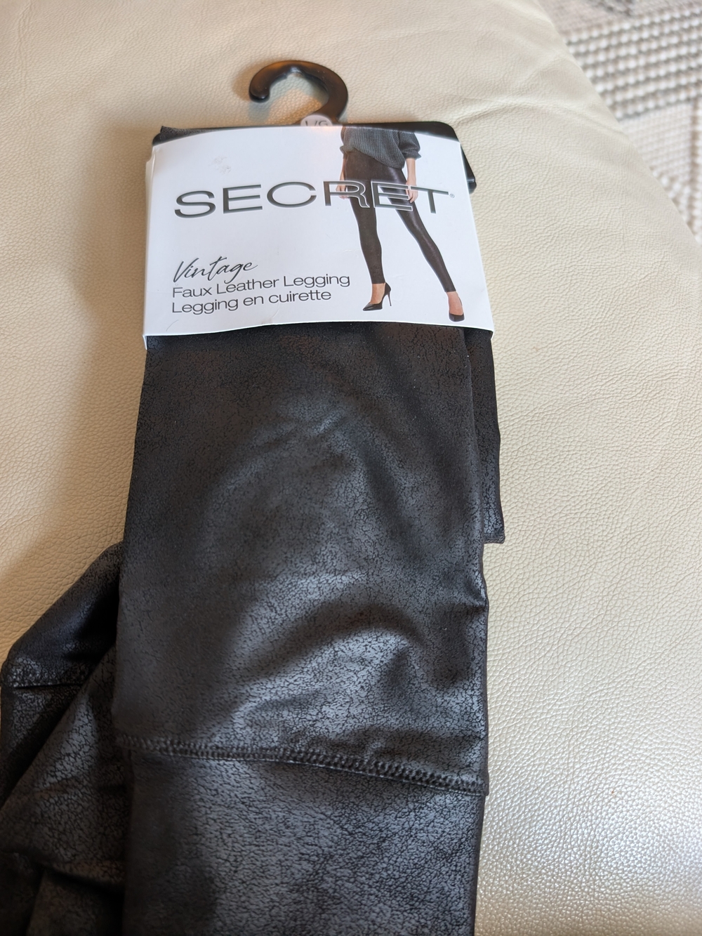 NWT Secret Vintage faux Leather Leggings Size Large